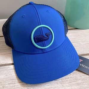 Vineyard Vines Whale Dot Performance Trucker Hat ✨ Regatta Blue + navy